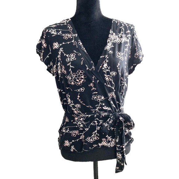 Banana Republic Tops - Banana Republic Stretch Black Floral Tie Waist Top